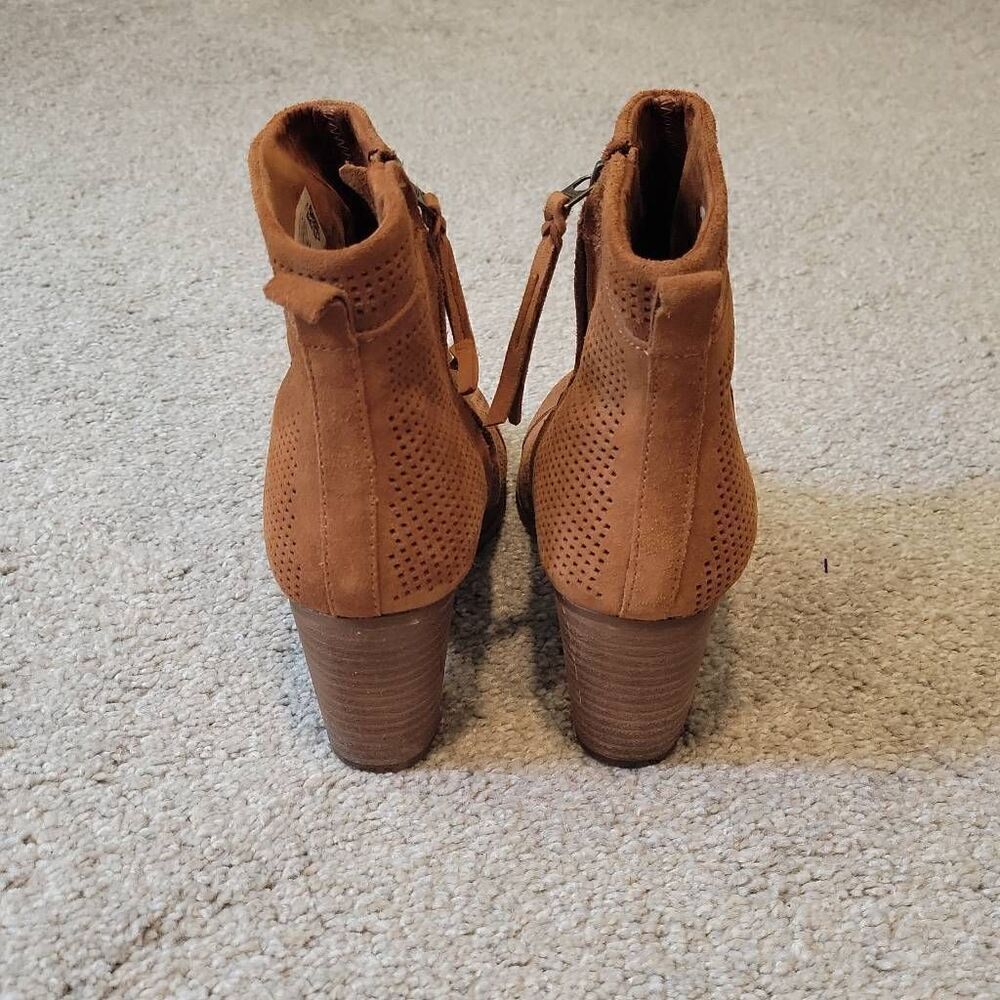TOMS Ankle Booties Lunata Brown Suede Perforated Booties Size 7.5 - Picture 3 of 7